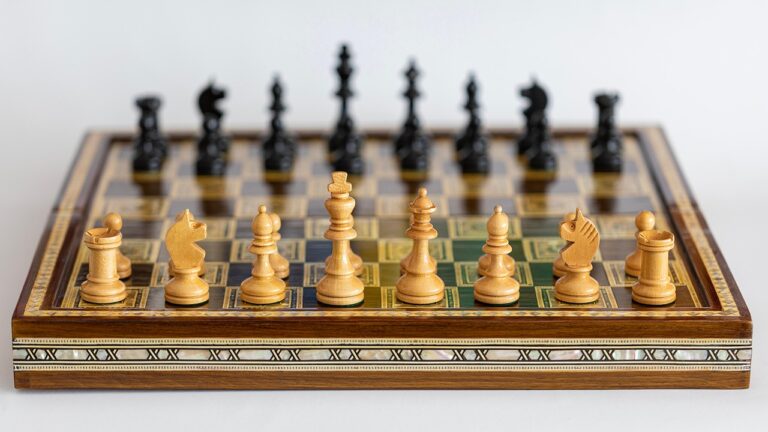 chess game, chess, game, board, blurred, blur, chess pieces, strategic game