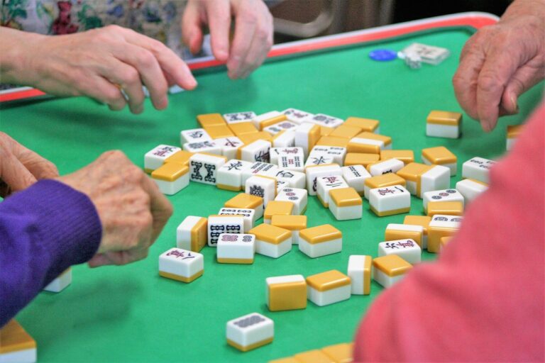 mahjong, game, elderly, senior, old people, mahjong tiles, leisure, betting, gambling, closeup, mahjong, mahjong, mahjong, mahjong, mahjong